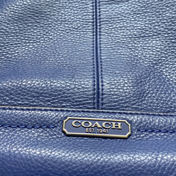 Coach bag.  Excellent condition - Picture 4 of 6